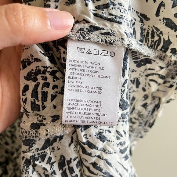 URBAN OUTFITTERS ECOTE LEAF PRINT BLOUSE TANK TOP WOMENS‎ SIZE M BLACK WHITE - Picture 4 of 6